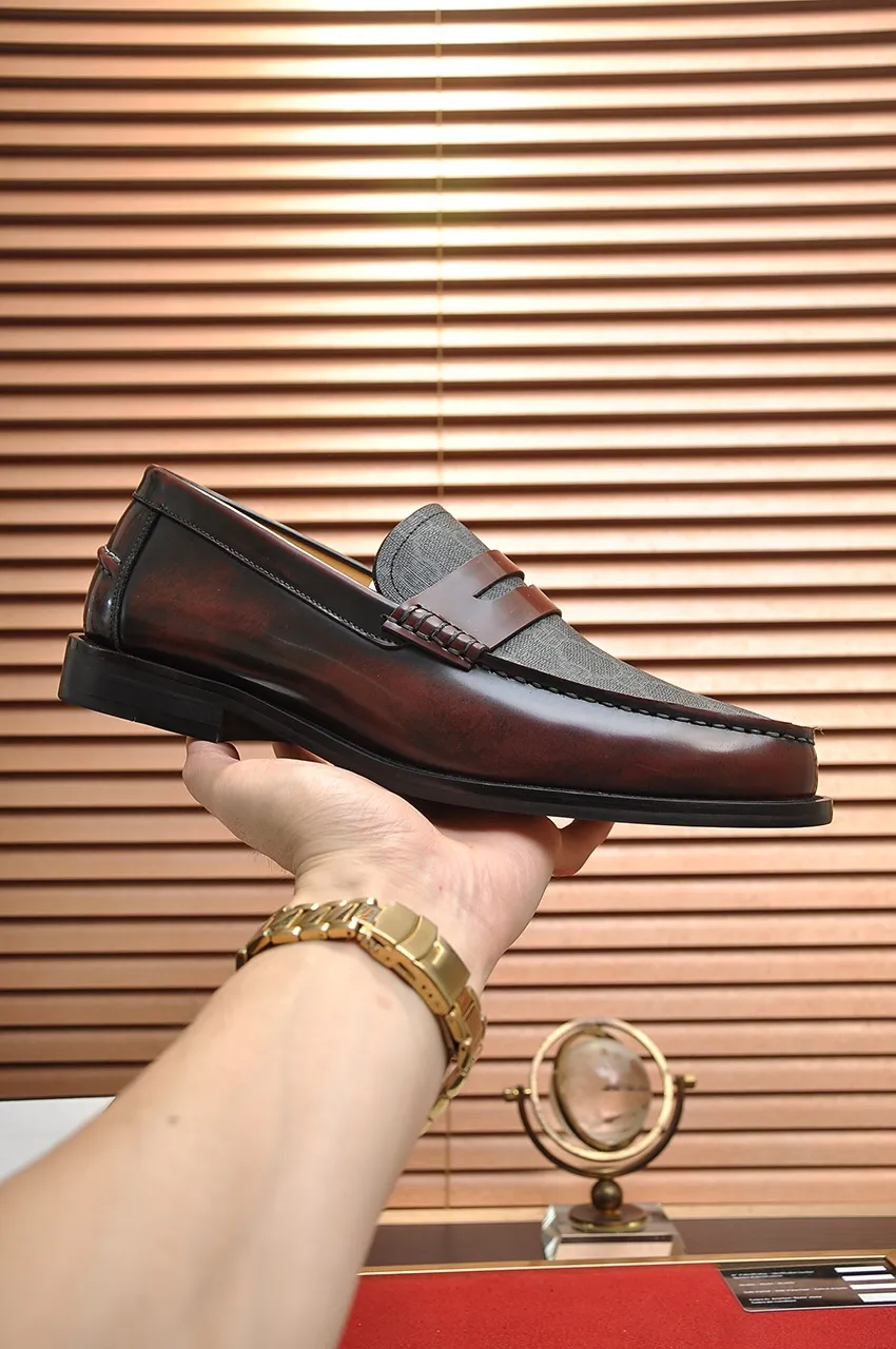 Men's shoes💰560💶Italy's top luxury men's shoe giant (GUCCI) (Gucci) (full cowhide lining) new arrival🍃Original European style🔰 Pleasant to the eye😍In order to make the shoes more durable and non-deformable🌀The production continues to follow traditional methods but there is still no lack of innovation💪Choose original sheepskin for the leather♻️ Smooth and natural And extra bright ⭐Made of imported cowhide, the first choice of rich people 38-45 (45 customized)